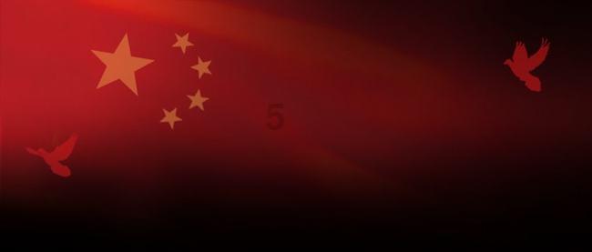 30岁孙怡热辣妩媚，一袭粉红无肩裙彰显魔鬼身材，腰臀比例绝佳